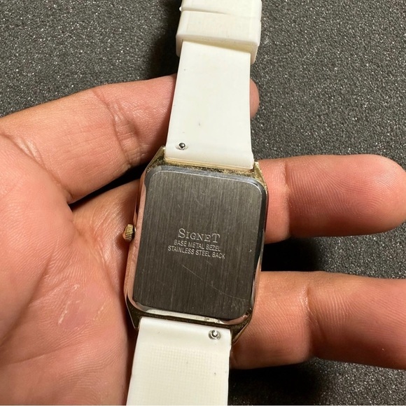 Signet Ladies Watch Vintage Gold Tone White Dial Quartz Movement Working - Picture 5 of 6